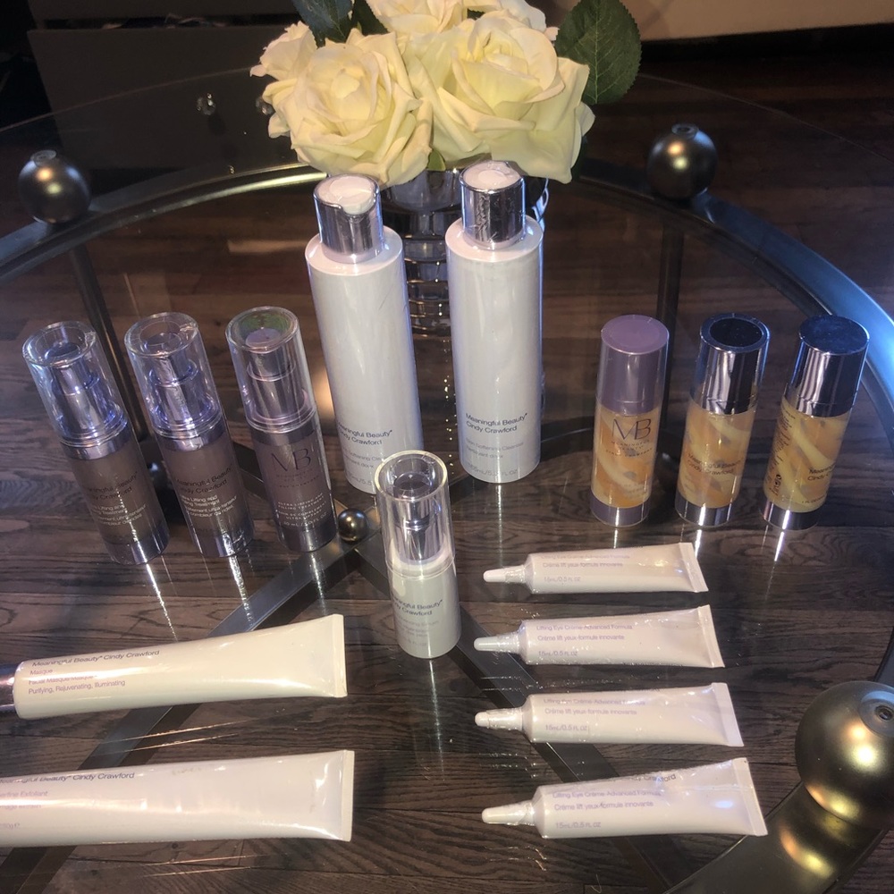 15) PIECES CINDY CRAWFORD SET!!!!!